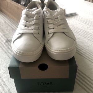 Brand New Toms White Sneakers. Size 7.